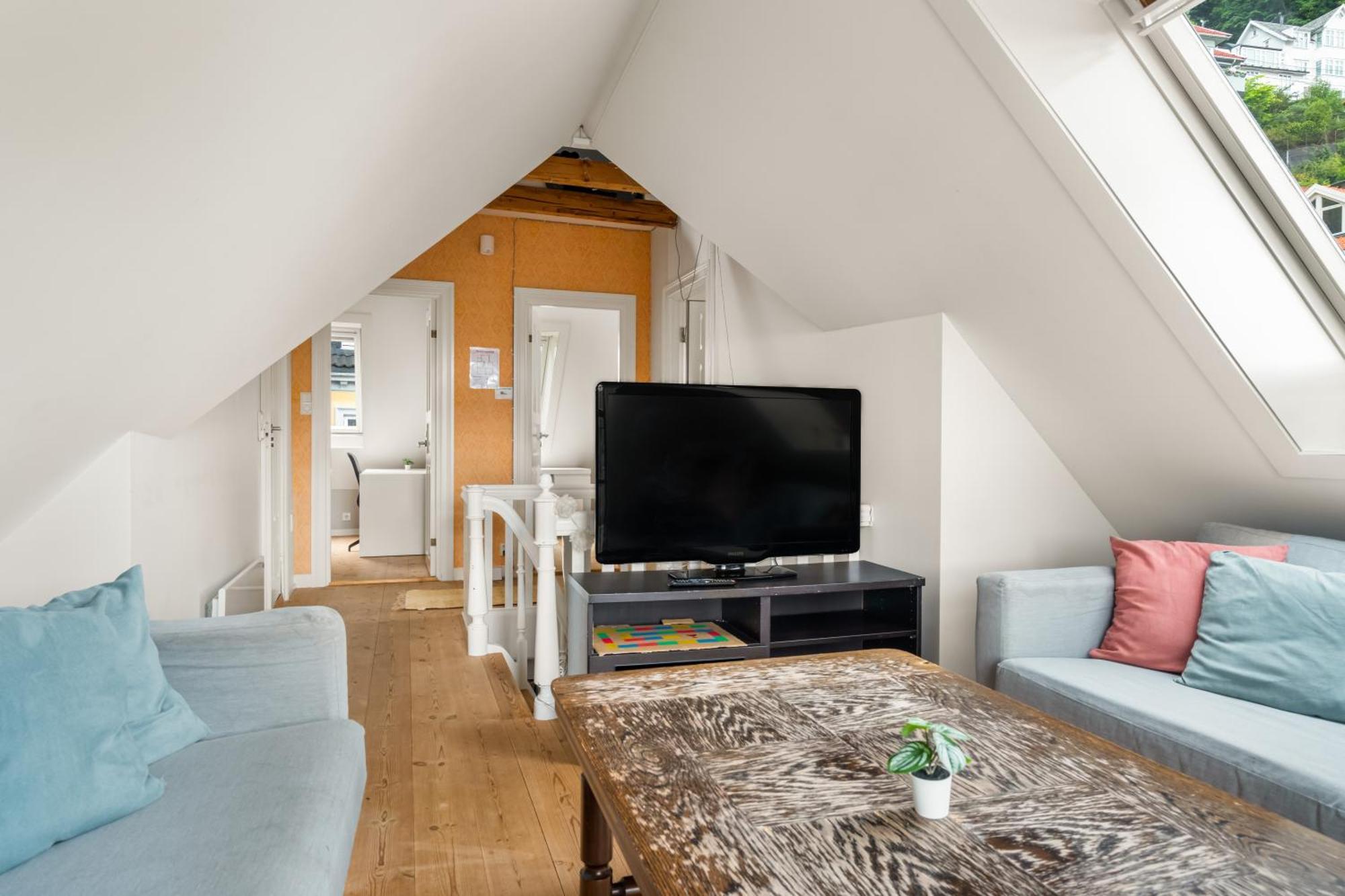 Charming With Stunning Views! Apartment Bergen