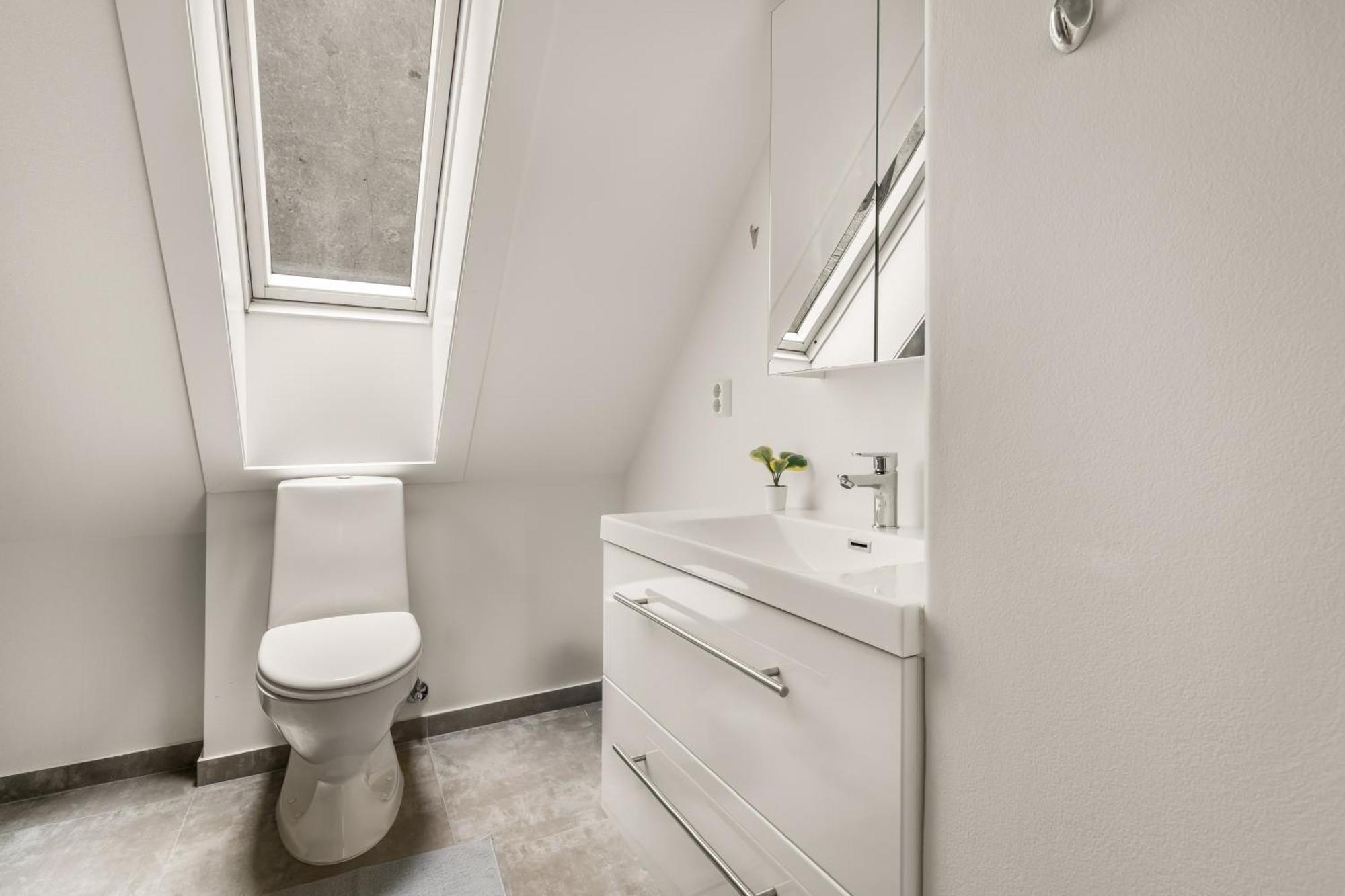 Charming With Stunning Views! * Bergen