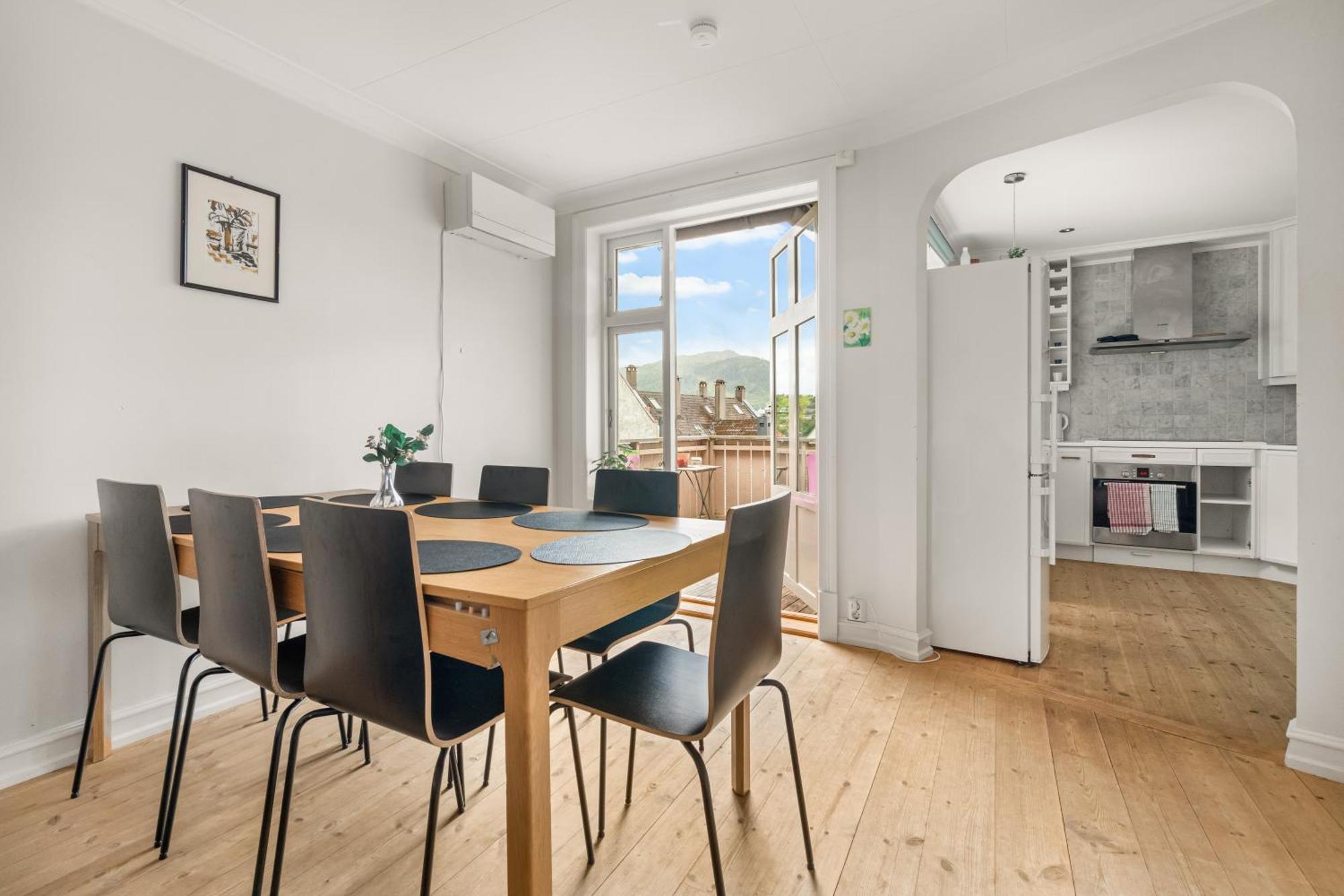 Apartment Charming With Stunning Views!