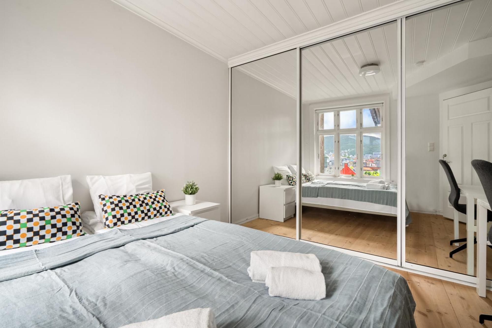 Charming With Stunning Views! Apartment Bergen