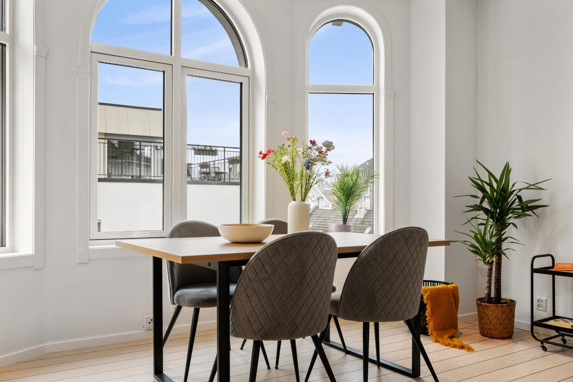 Modern Downtown With Great Views Apartment *
