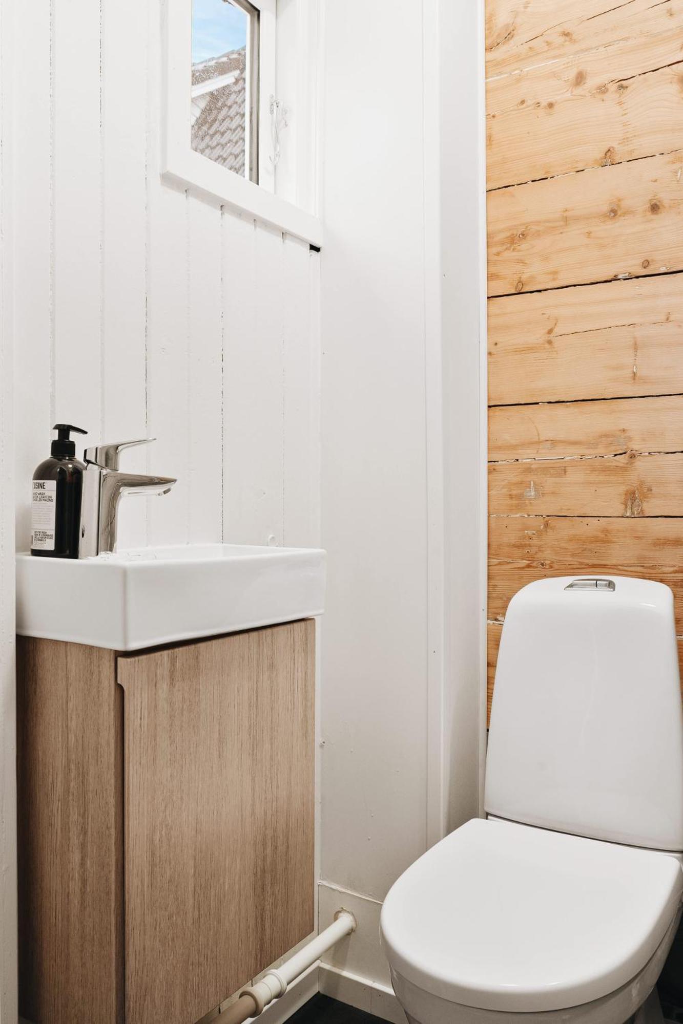 Dinbnb - History Meets Modern I 3-story House Semesterbostad