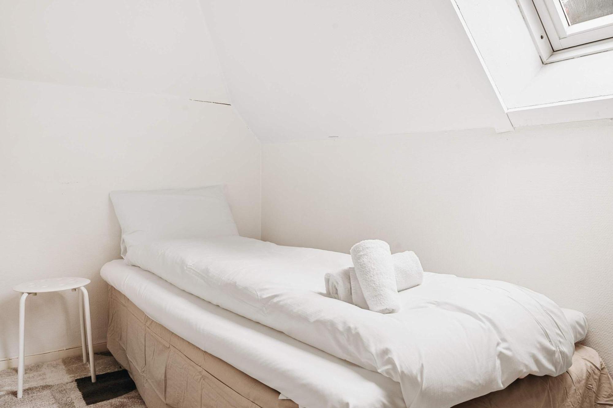 Dinbnb - History Meets Modern I 3-story House Semesterbostad *
