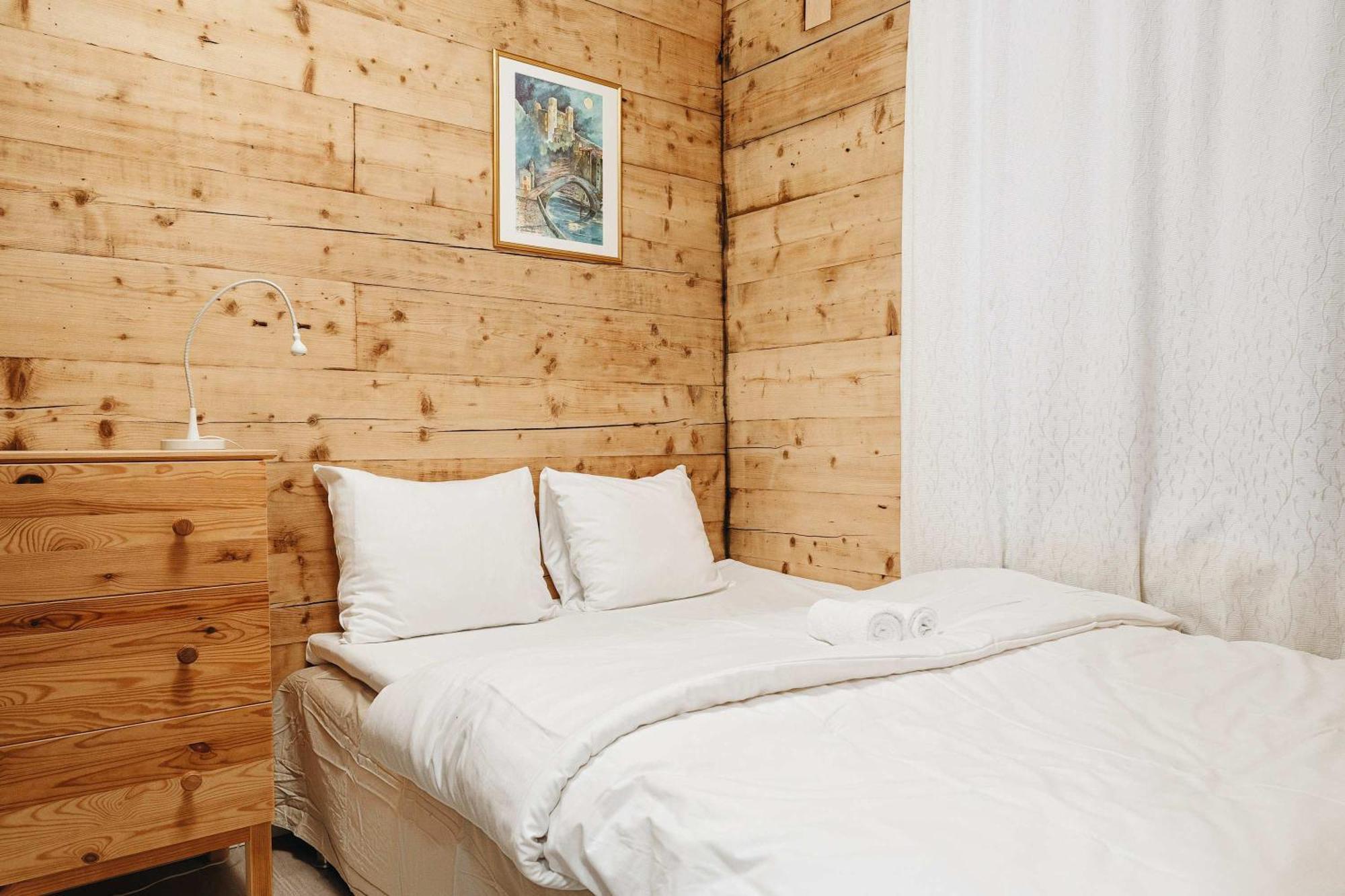 Dinbnb - History Meets Modern I 3-story House *