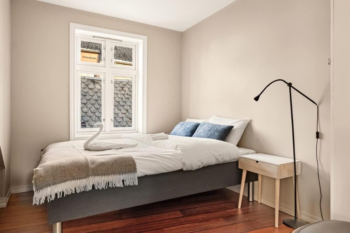 Dinbnb I The Bryggen Experience I Enjoy Life With Friends & Family