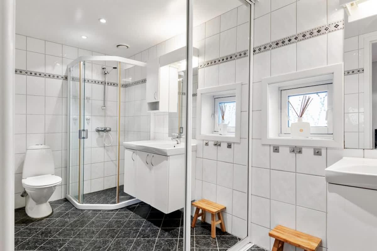 Dinbnb L Elevator - 18spm Balcony - 2 Min To Train Apartment *