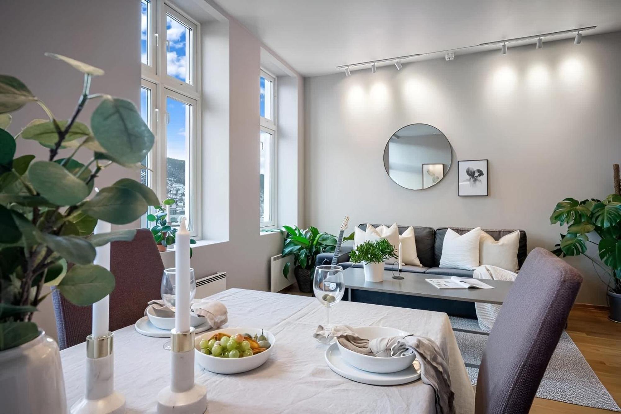 Stunning View - Cozy In Centre