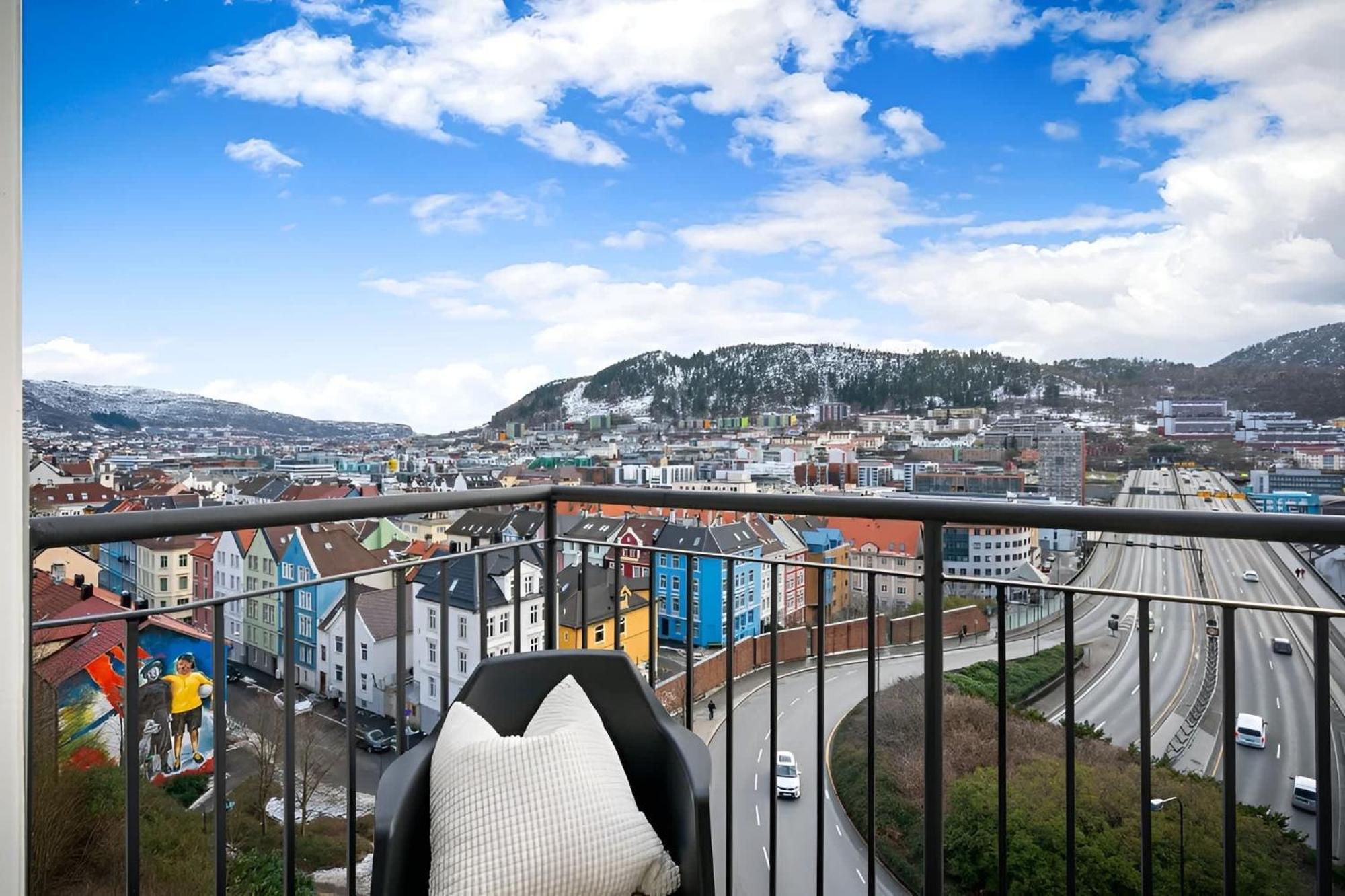 Stunning View - Cozy In Centre Apartment