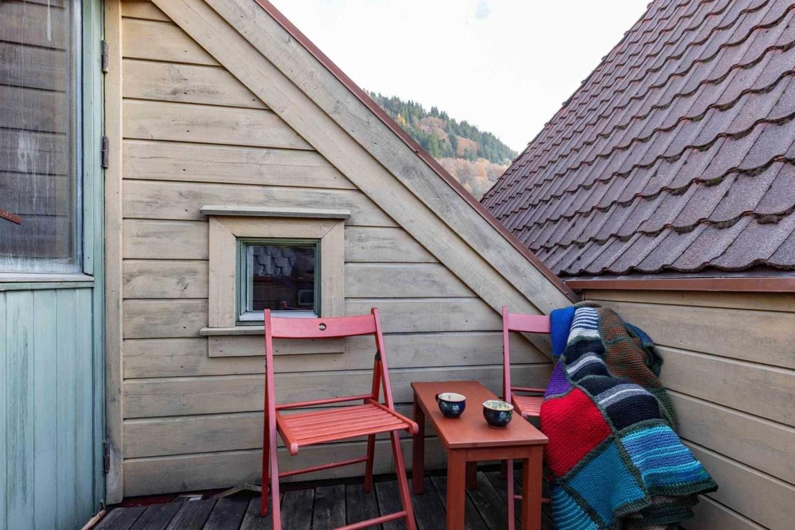 Dinbnb L Traditional Bergenhouse L Roofterrace L 1900 Charm Nhà nghỉ Bergen