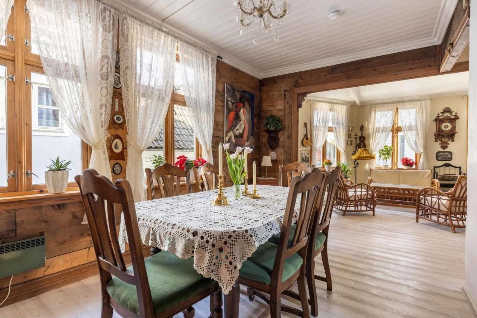 Nhà nghỉ Dinbnb L Traditional Bergenhouse L Roofterrace L 1900 Charm *