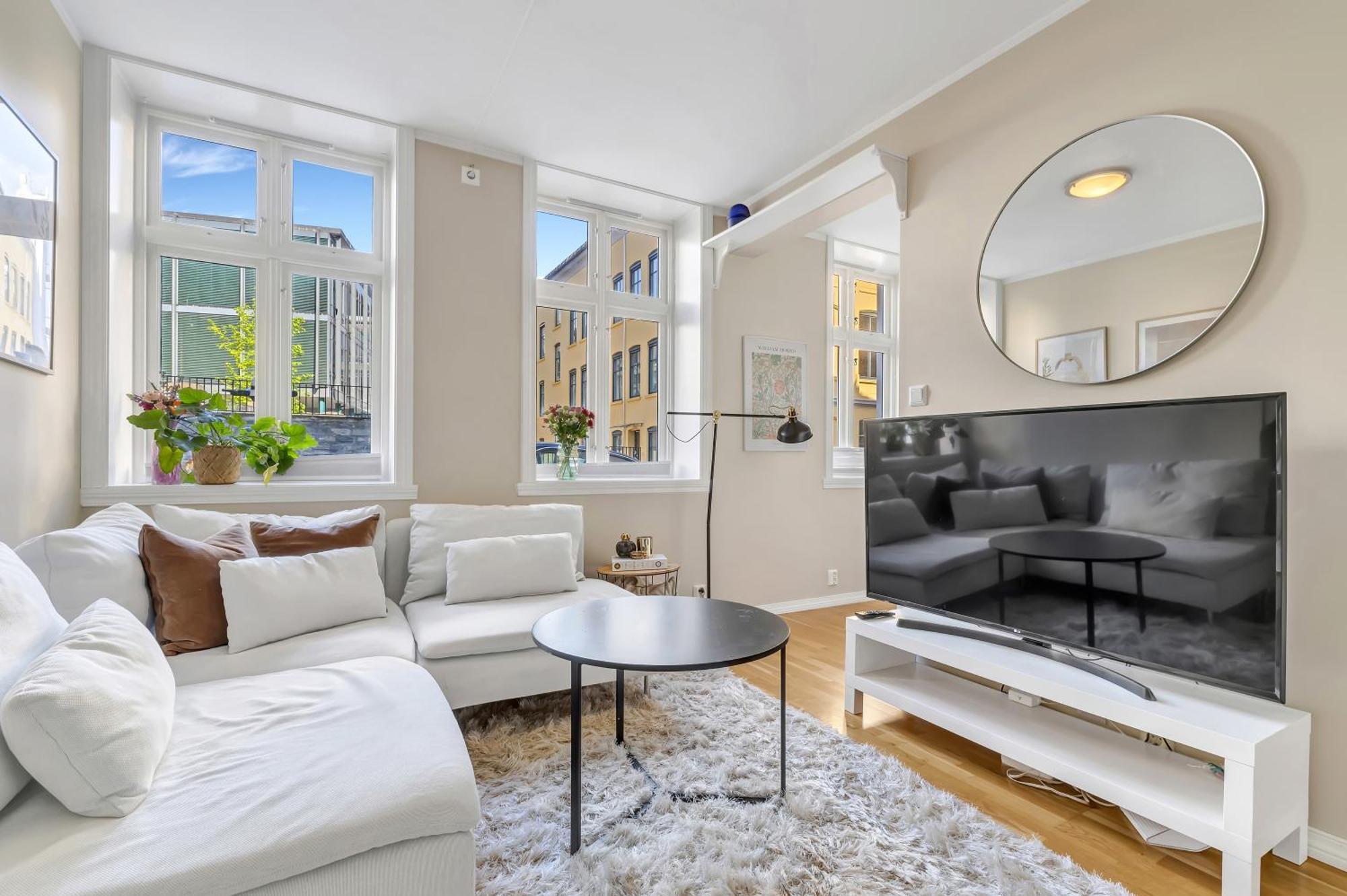 Charm Apartment *
