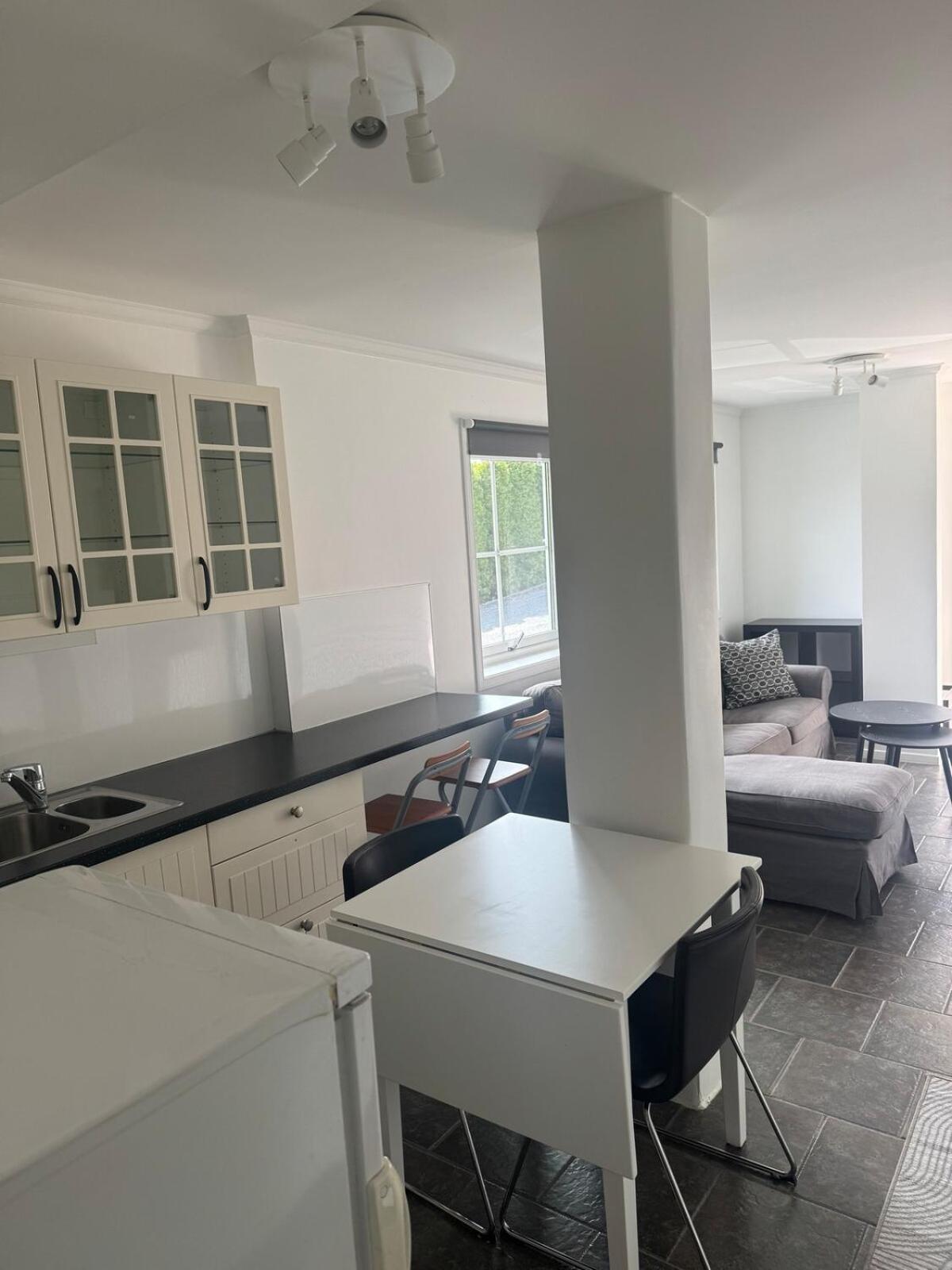 Modern Apartment *