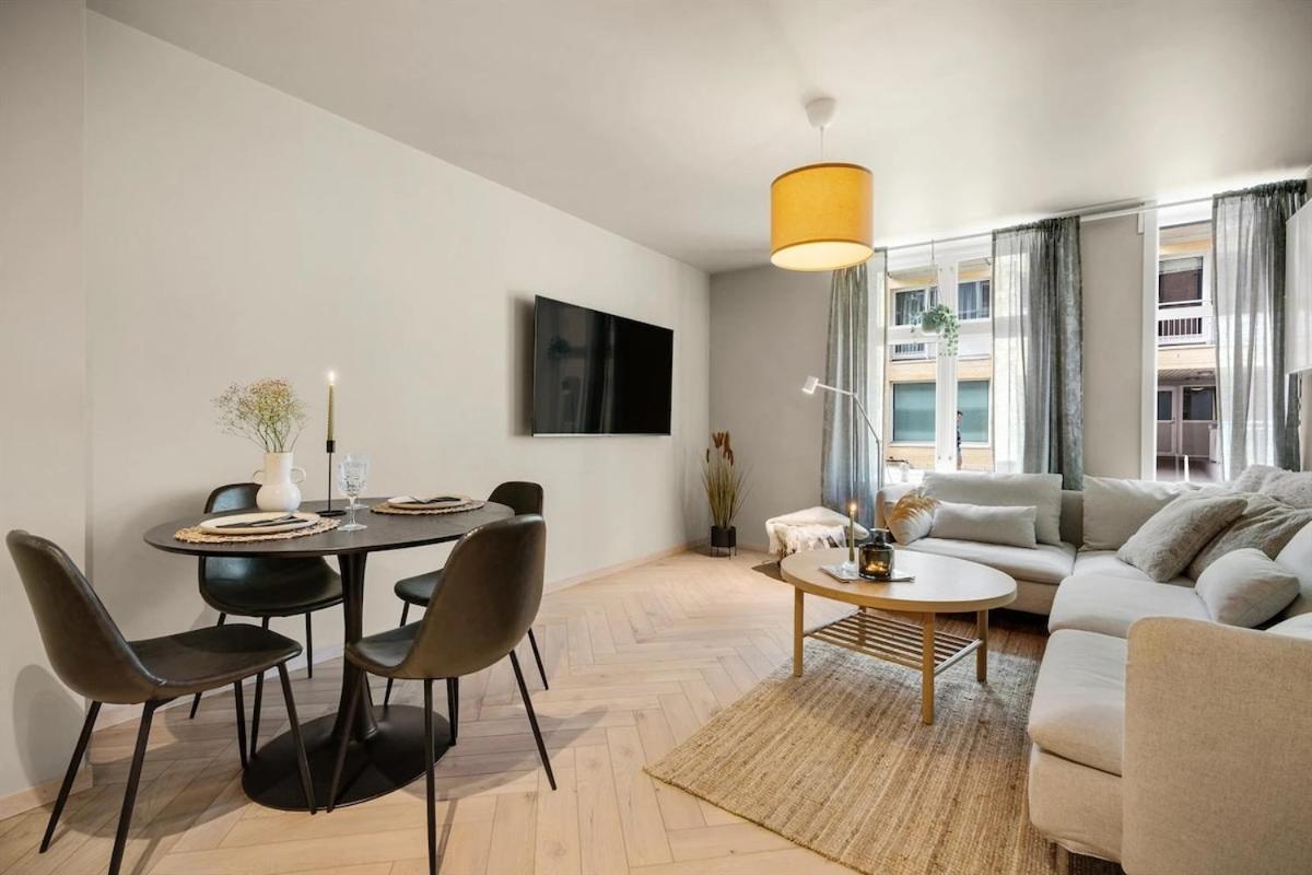In The Centre Of Apartment *