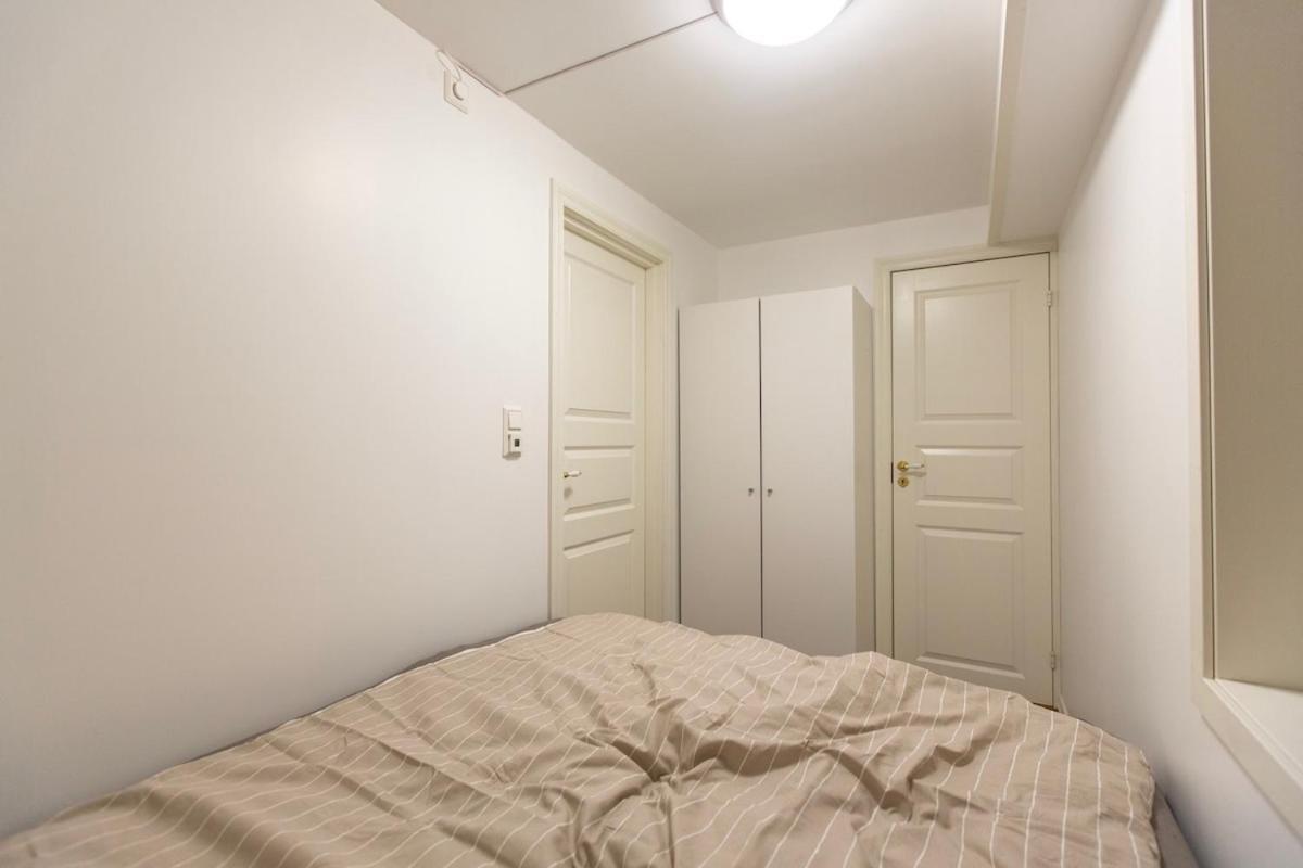 Kozy Near Center With Free Parking And Wifi